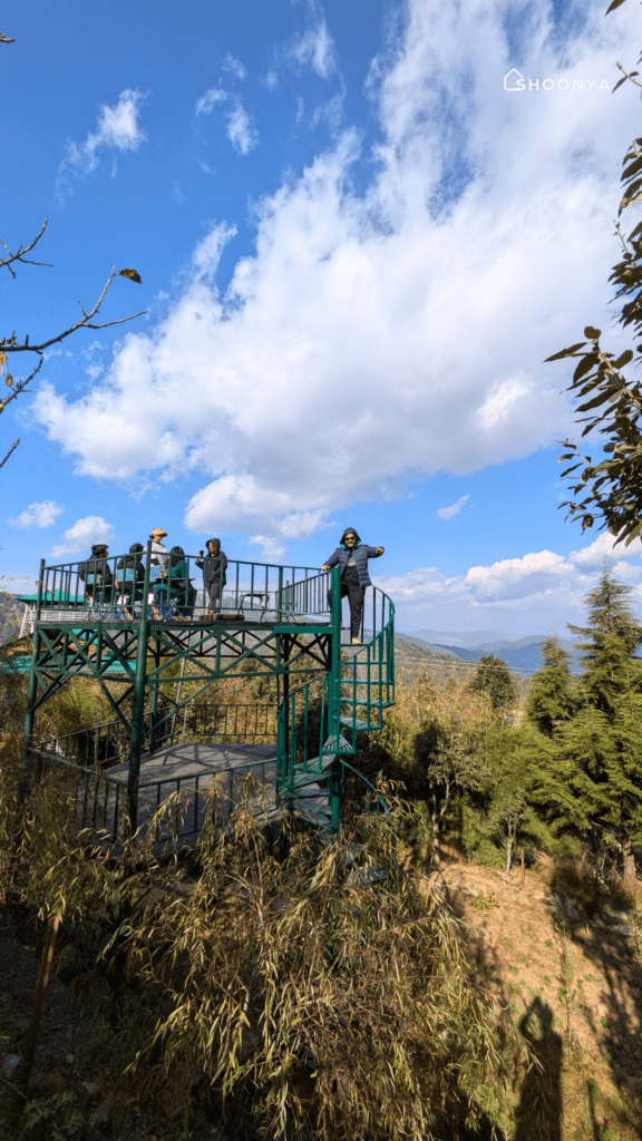 Stargazing tower called 'The Floating Crest'